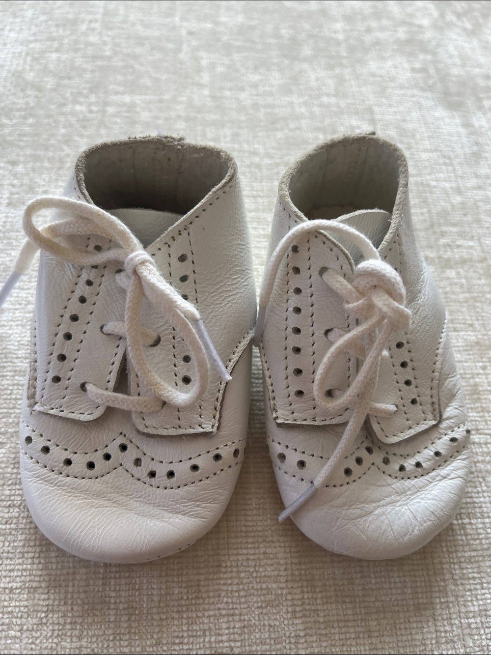 Classic White Leather Baby Shoes with Brogue Detailing
